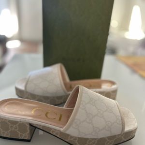 Gucci sandals white